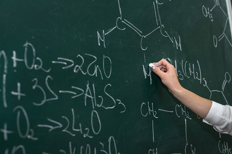 Clases de química en Albacete